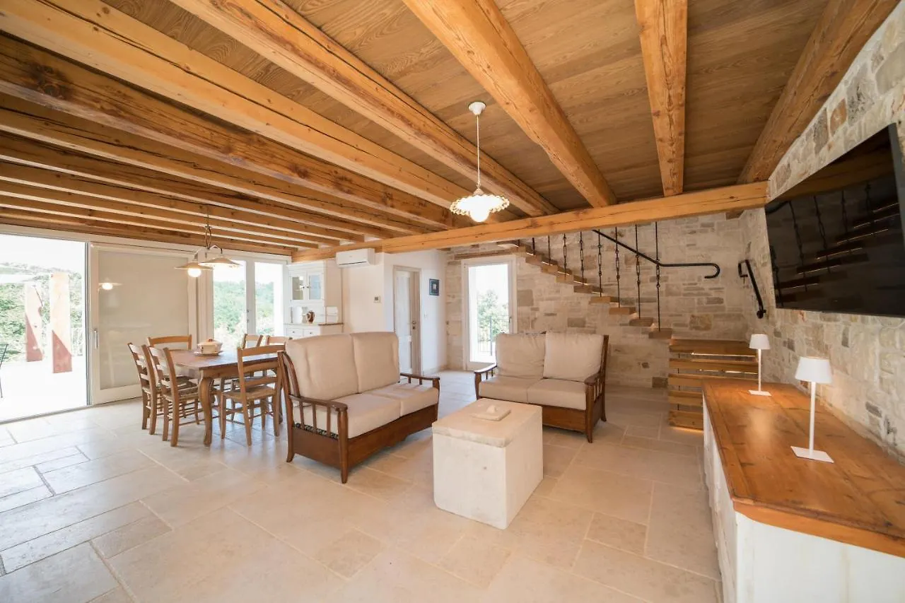 Villa Krug With 3 Bedroom And A Pool Immersed In Nature Near Buje Kremenje