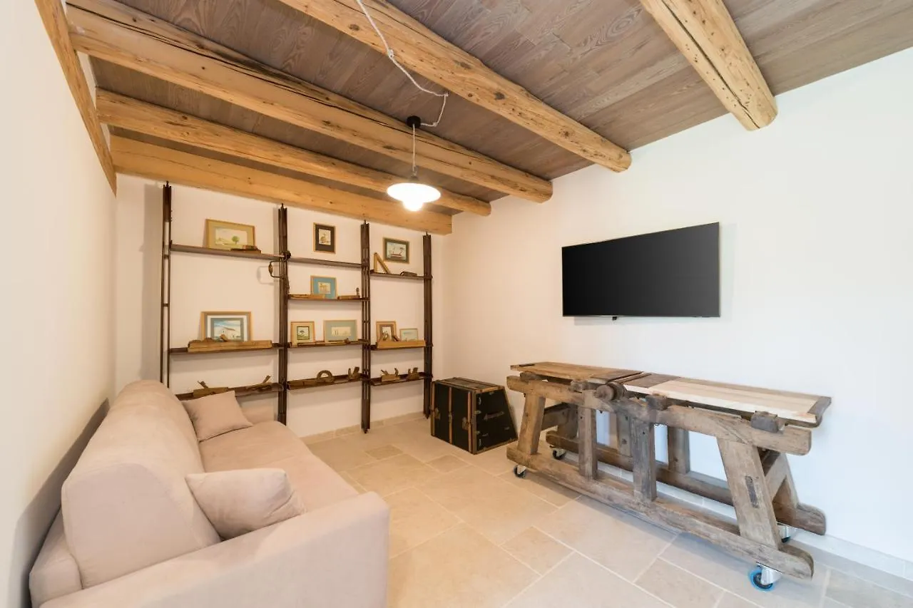 Villa Krug With 3 Bedroom And A Pool Immersed In Nature Near Buje Kremenje
