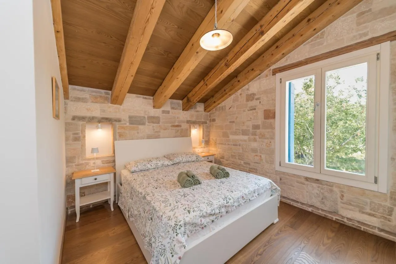Villa Krug With 3 Bedroom And A Pool Immersed In Nature Near Buje Kremenje Kroatien