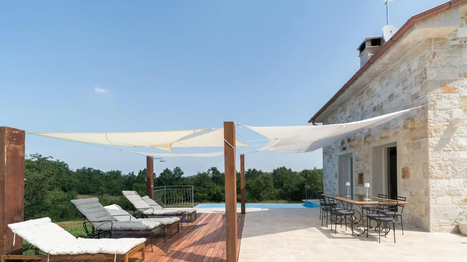 Villa Krug With 3 Bedroom And A Pool Immersed In Nature Near Buje Kremenje