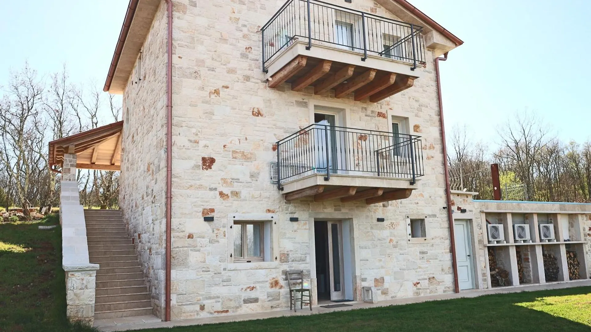 Villa Krug With 3 Bedroom And A Pool Immersed In Nature Near Buje Kremenje