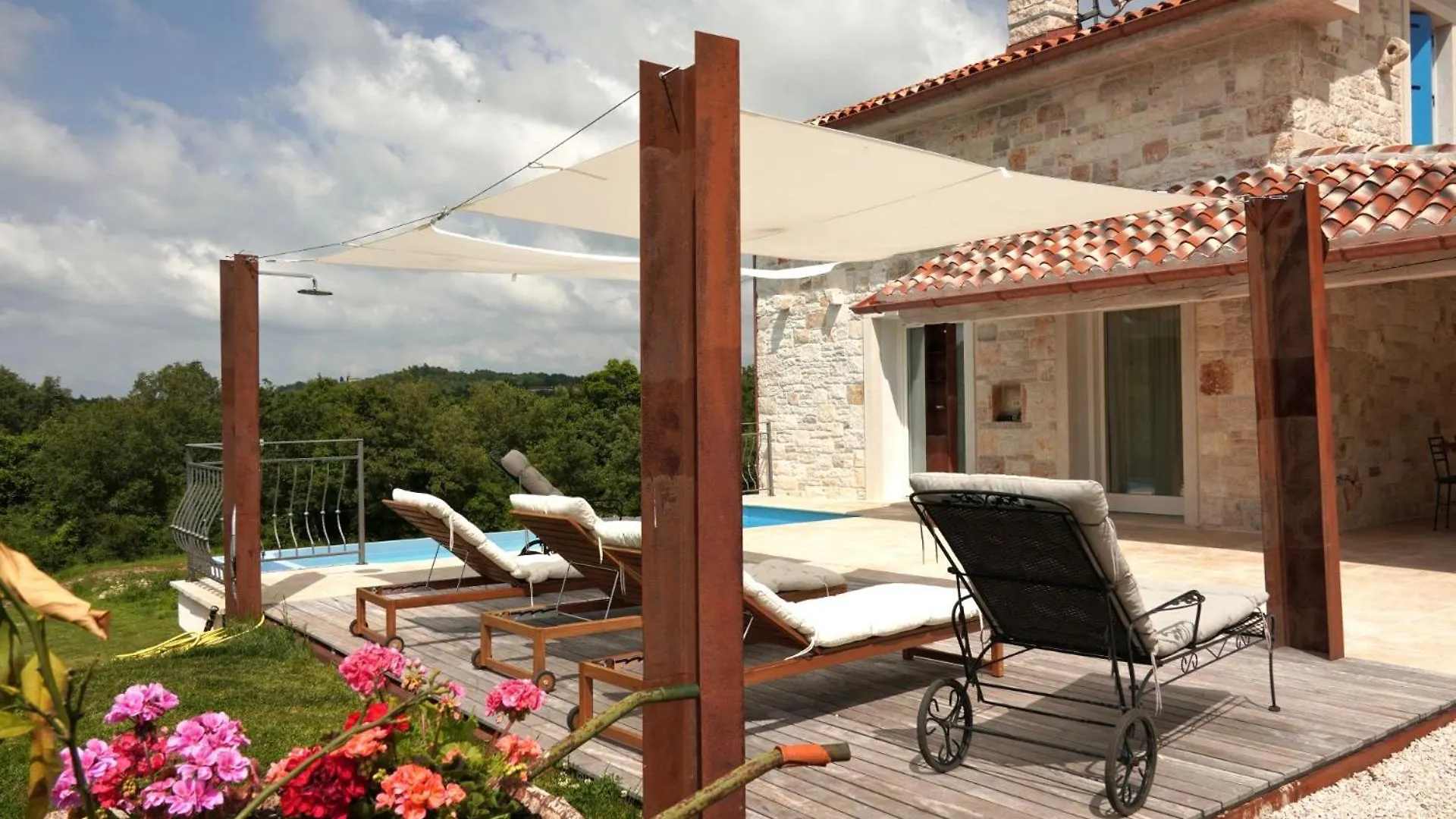Villa Krug With 3 Bedroom And A Pool Immersed In Nature Near Buje Kremenje Kroatien
